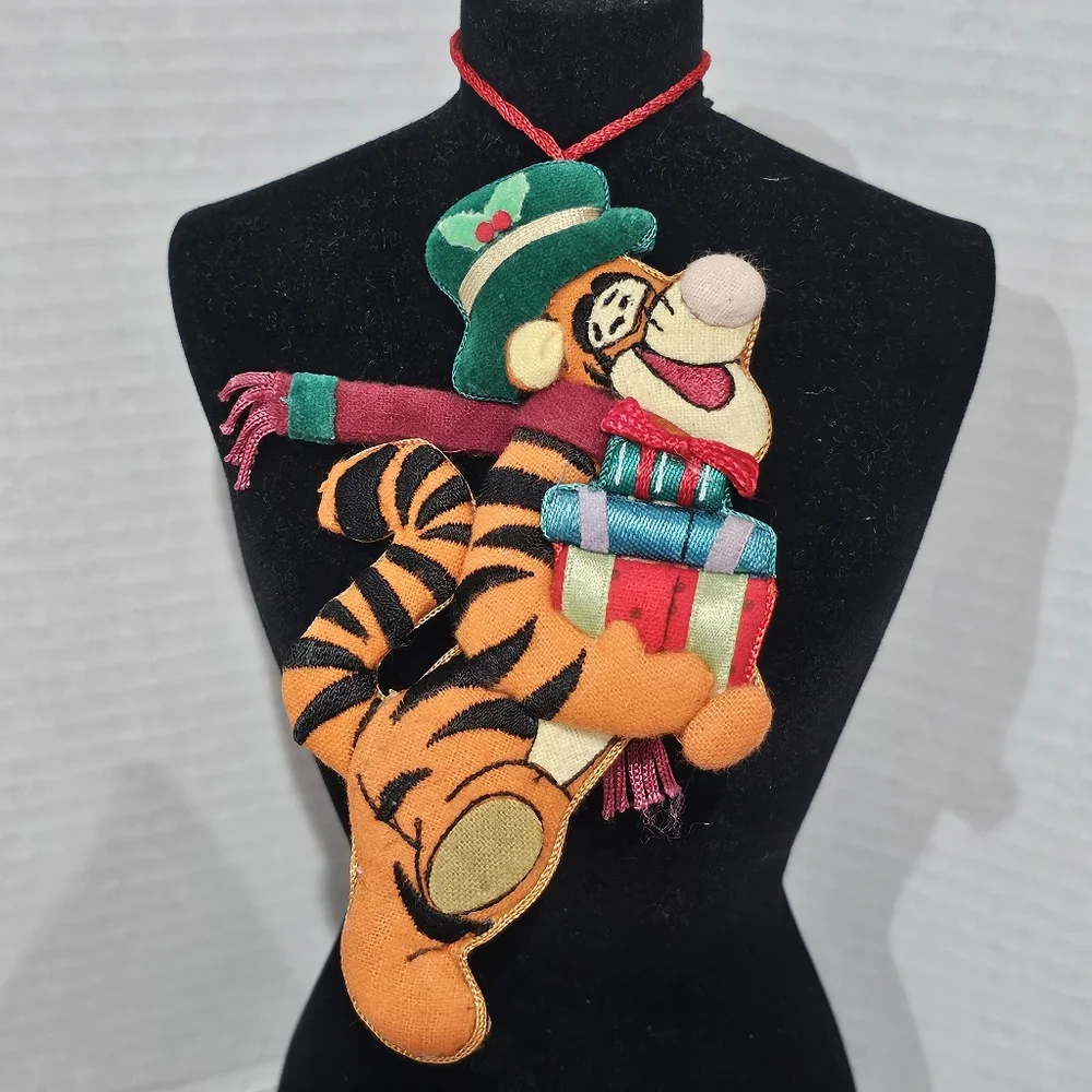 Disney Christmas Ornament Vintage Tigger delivers Gifts 🎁 Soft 2 sided L👀K